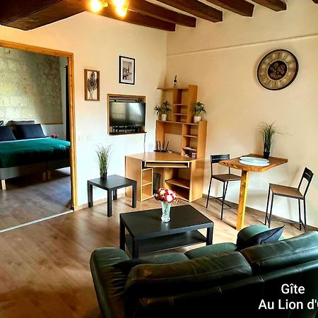 Apartamento Au Lion D'Or Les Roches-l'Eveque Exterior foto
