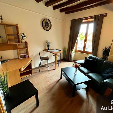 Apartamento Au Lion D'Or Les Roches-l'Eveque Exterior foto