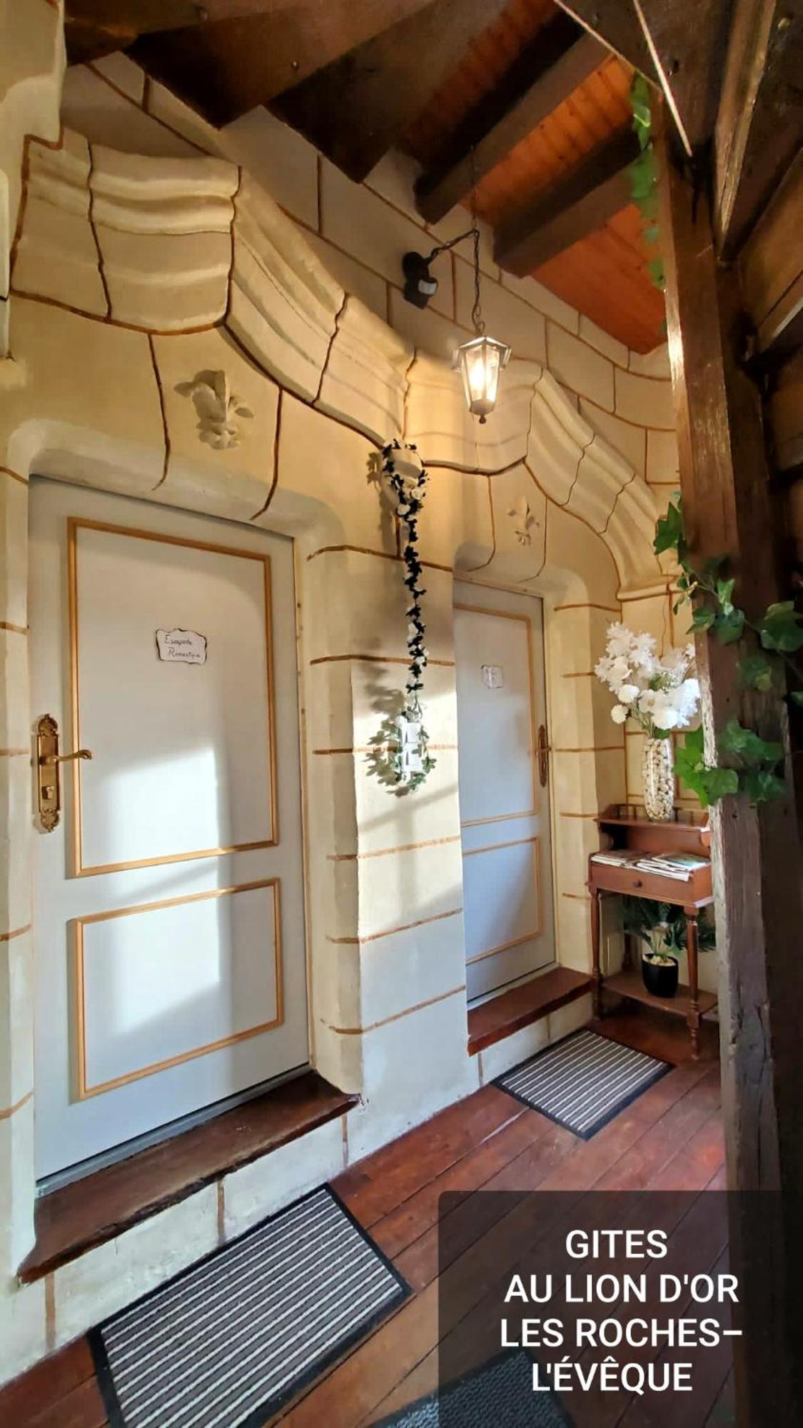 Apartamento Au Lion D'Or Les Roches-l'Eveque Exterior foto